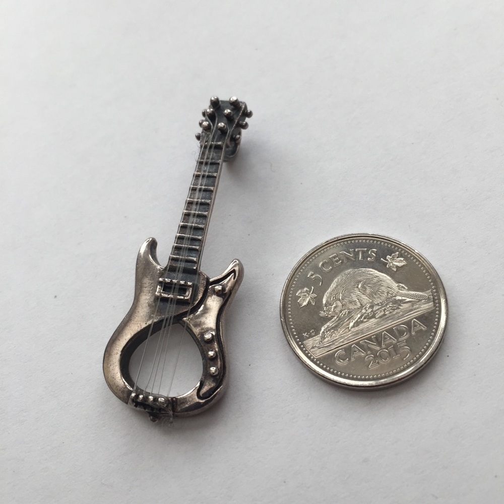 925 silver guitar pendant
